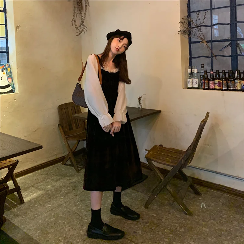 

Stitching Sleeve Velvet Dress