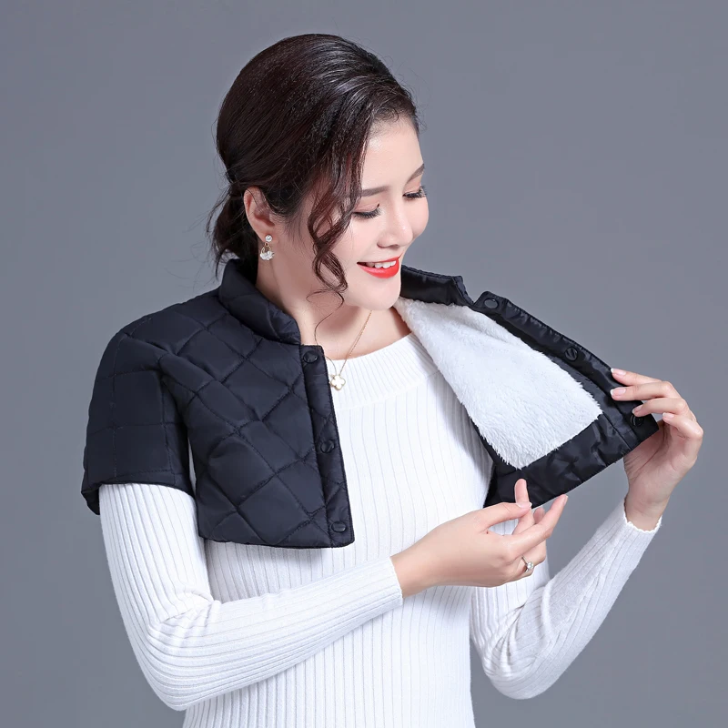 Зимний утепленный жилет на плечо женский красный черный стеганый короткий