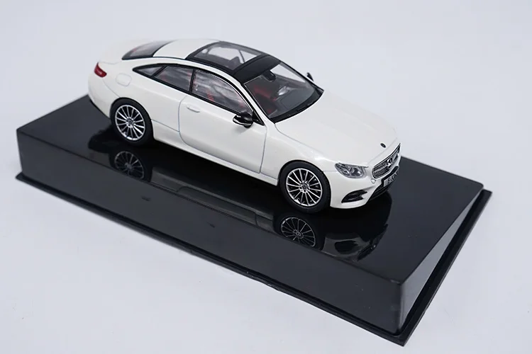 1:43 E300 E-KASE Coupe модель сплава автомобиля статические высокой моделирования металлические модельные автомобили с оригинальной коробкой