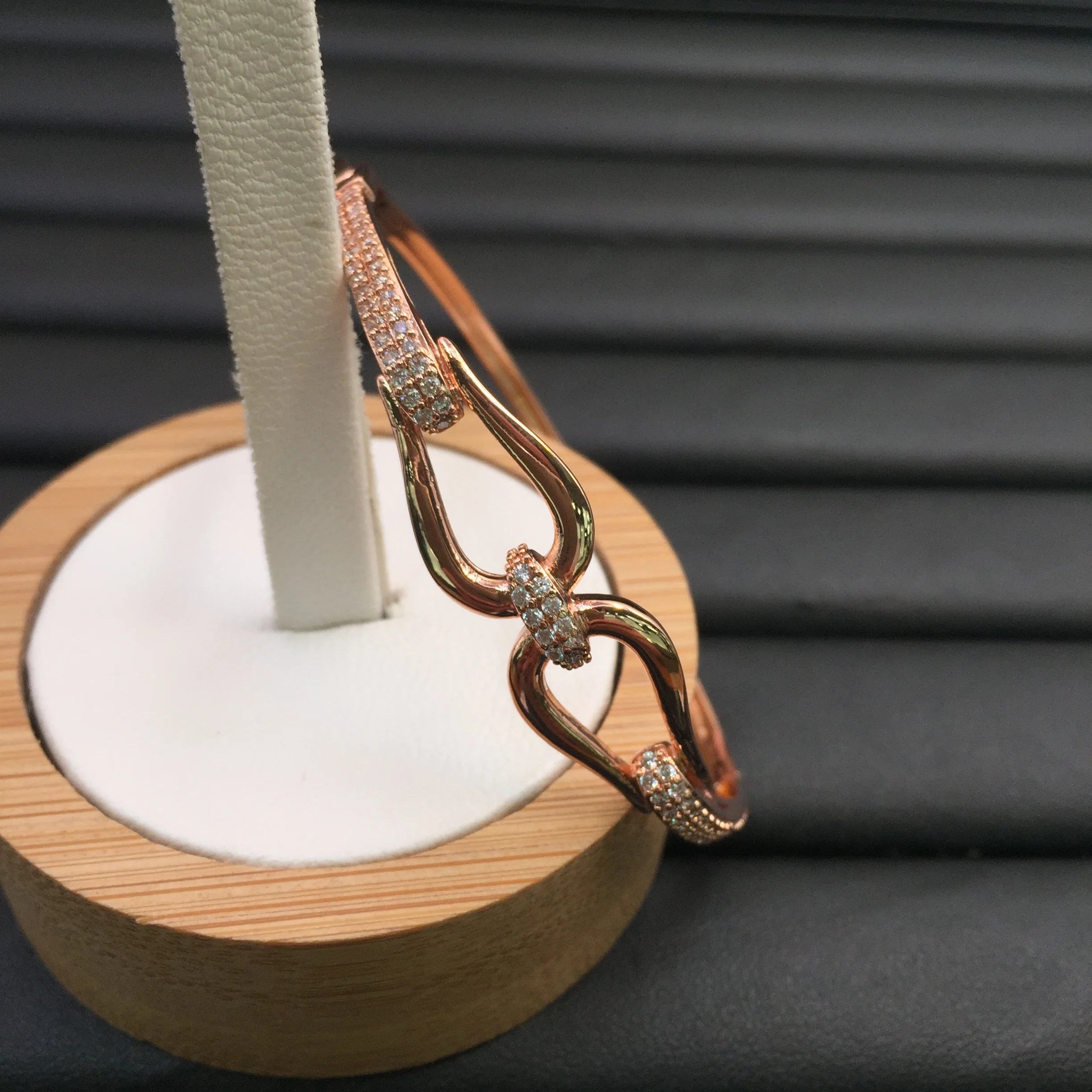 Модные ювелирные изделия Lanyika простота абстрактная пряжка с покрытием