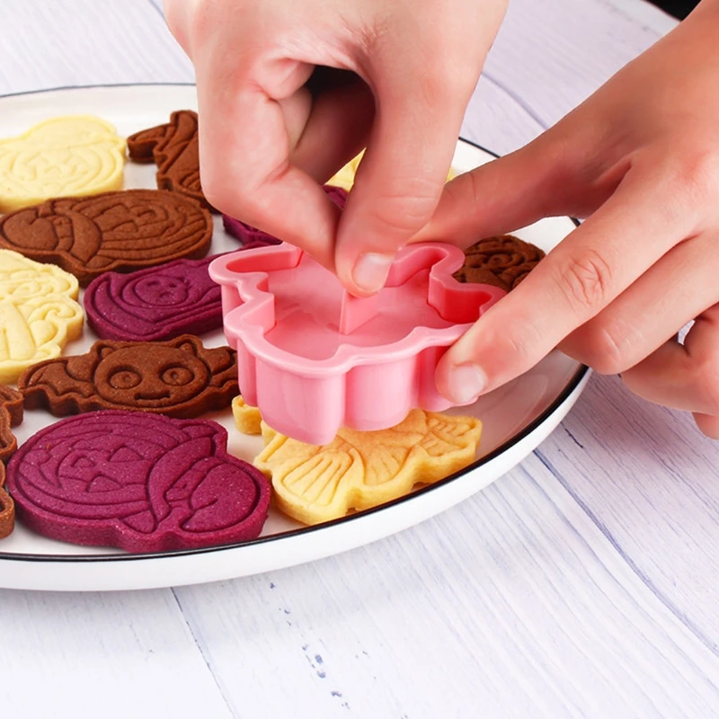 

6 Pcs Happy Halloween Cutters Fondant Cutters Plunger Cookie Stamps Baking Mold Cake Decorating Tool