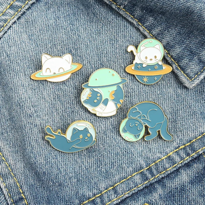 

Cats Astronaut Enamel Pins Custom Explore Space Universe Planet Brooches Shirt Lapel Badge Bag Animal Jewelry Gift for Kids