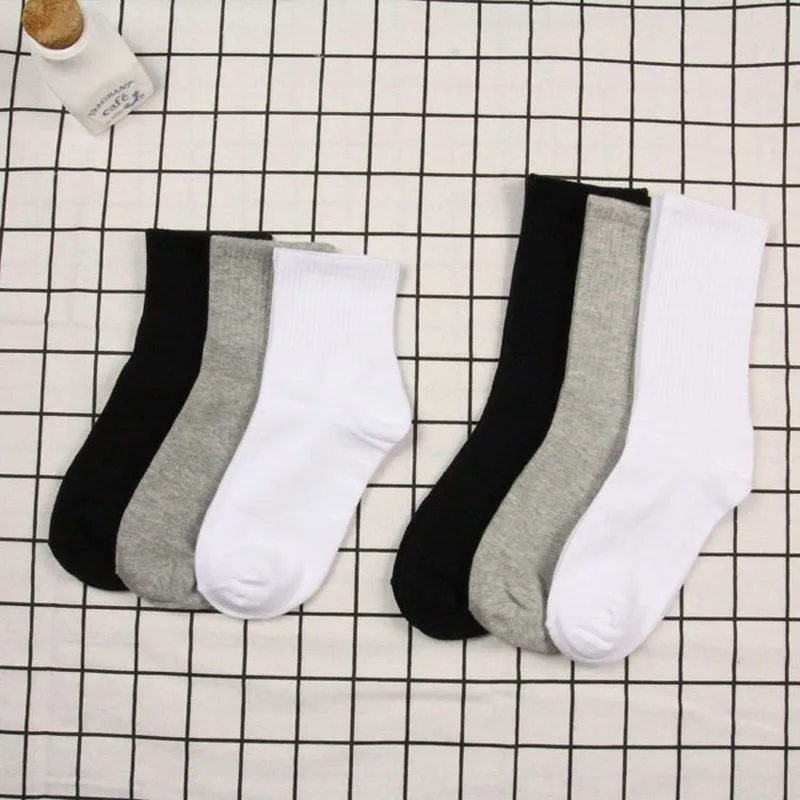 

Black and White Solid Color Unisex Cotton Socks Women Jaoanese Harajuku Woman Socks for Spring 2 Length Casual Calcetines 1801