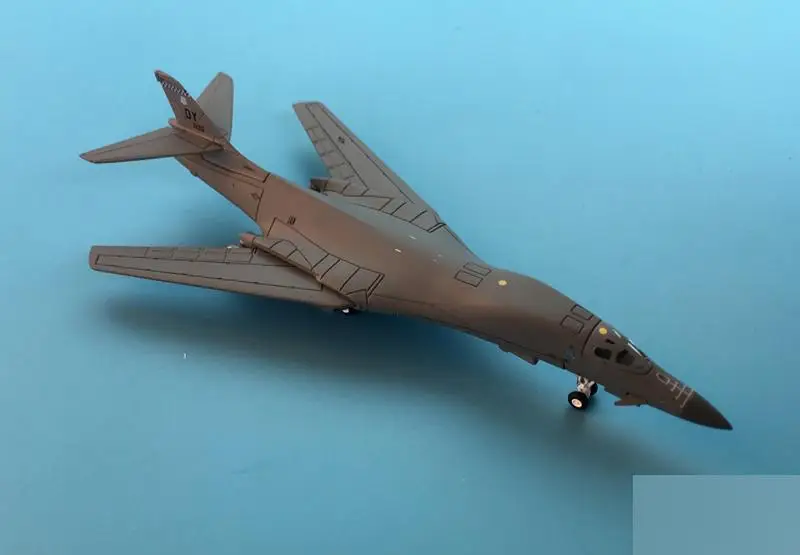 GeminiJets США DYESS ROCKWELL B-1 LANCER 86-0135 1/400 литье под давлением модель самолета |