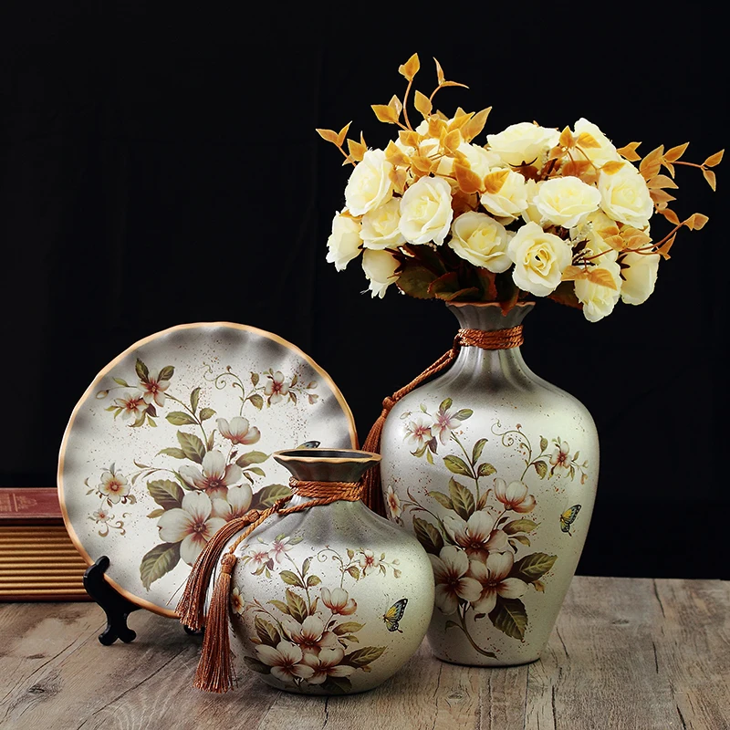 

Креативная керамическая ваза в европейском стиле, домашнее украшение для гостиной из трех частей, ваза для украшения крыльца, винного шкафа