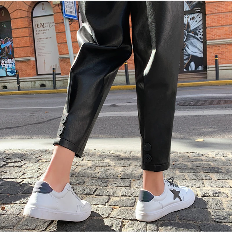 

2020 Women Autumn Winter Black Faux Leather Pants Fashion Elastic Waist PU Harem Trousers Streetwear Female Plus Size Warm Pants