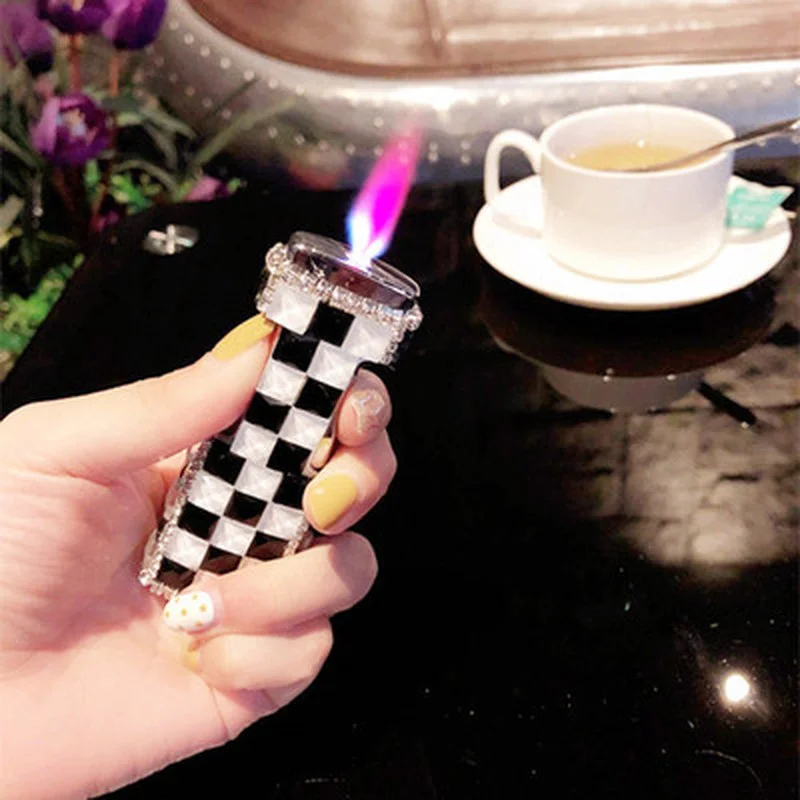 

Creative Windproof Rhinestone Butane Lighter, Ladies Pink Flame Lighter, Cute Girl Smoking Accessories Birthday Christmas Gift