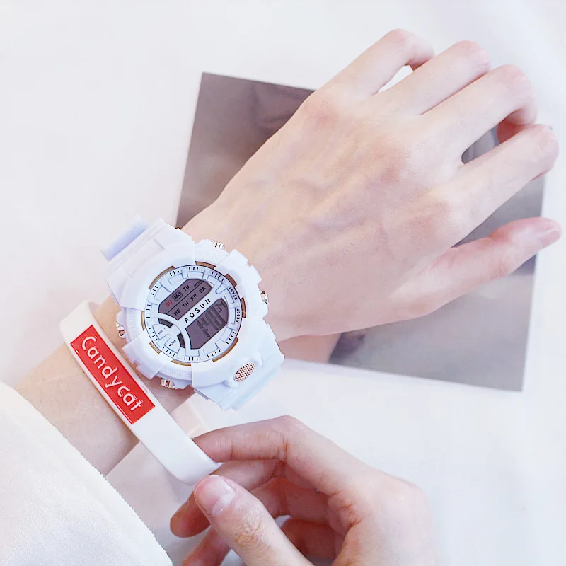 Часы наручные женские с силиконовым ремешком модные электронные цифровые