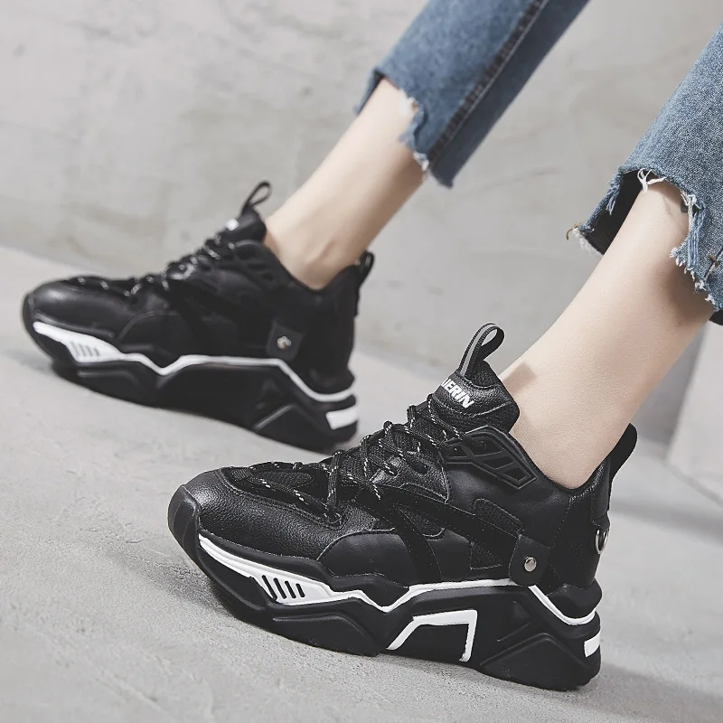 Женские кроссовки на массивной подошве увеличивающие рост с дышащей сеткой