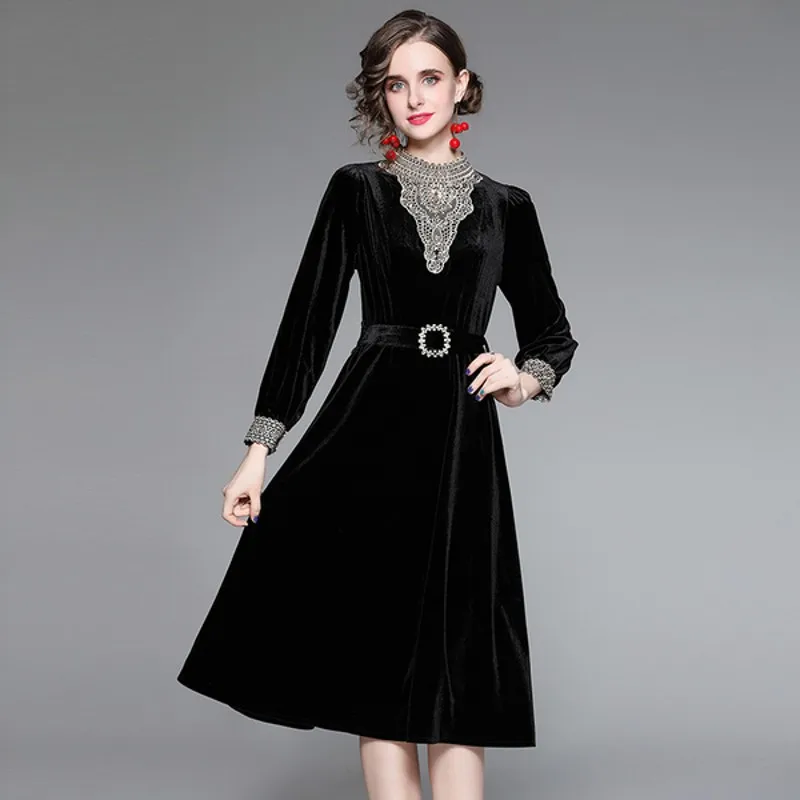 

2021 Autumn winter fashion temperament women lace embroidery stitching beaded velvet dress