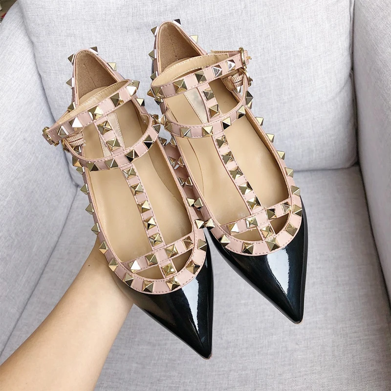 

2021 Spring New V Rivet Pointed Flat Shoes Strap Flat Heel Rivets Shallow Mouth Shoes Women Black Sandals Women Shoes Dust Bag