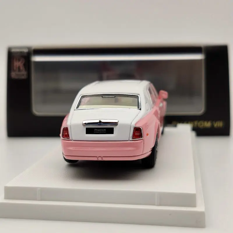 Коллекционные модели автомобилей из коллекции лимитированного выпуска розового