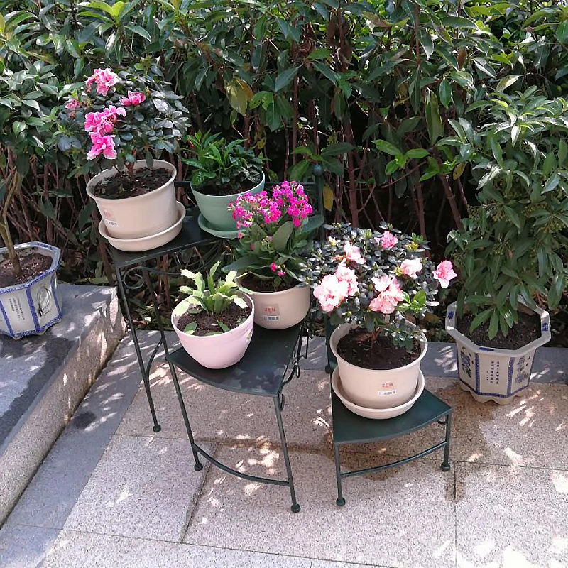 Садовая Европейская стойка для цветов трехслойная Штабелируемая треугольная