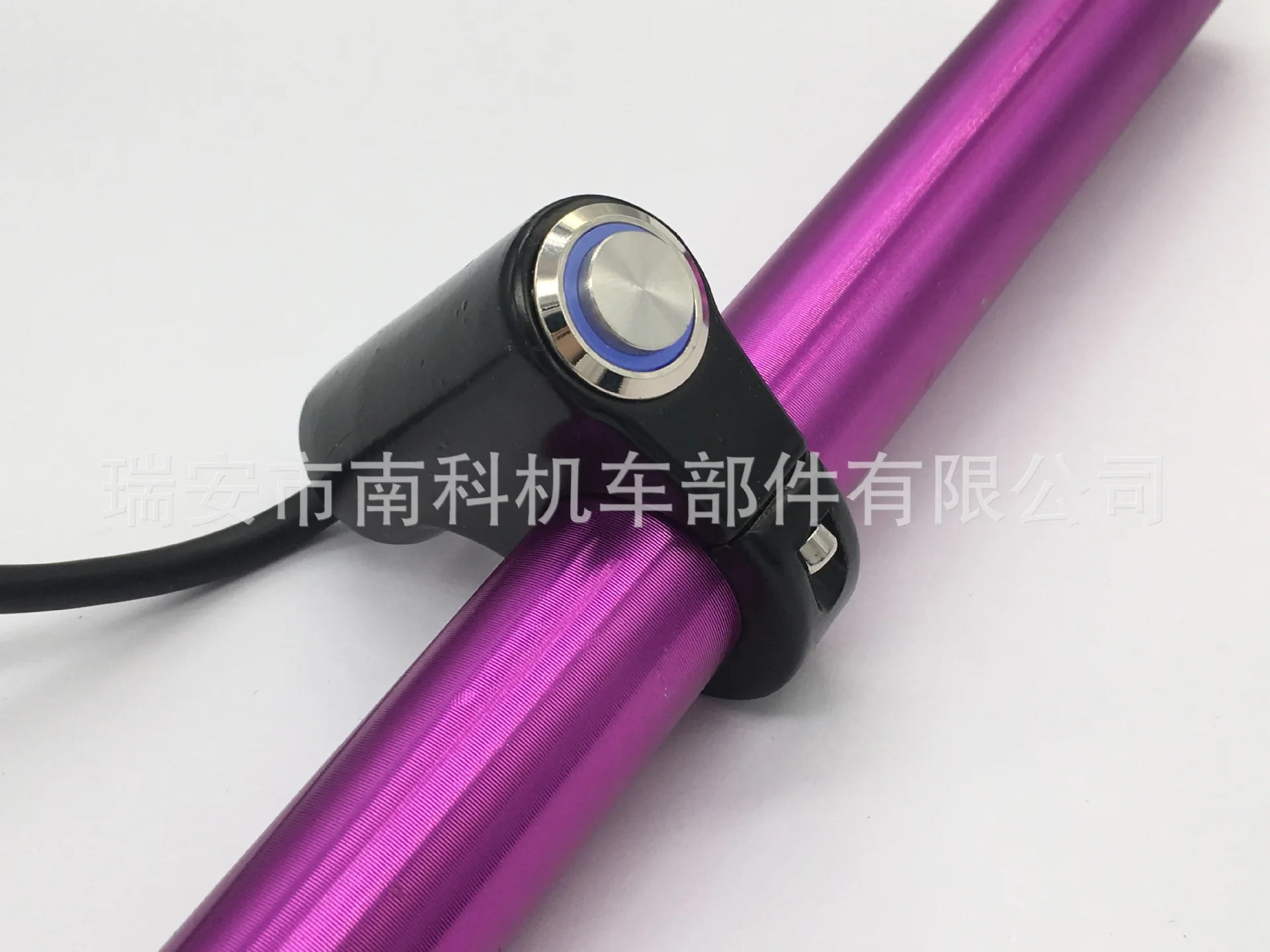 

Переключатель ручки мотоцикла, модифицированный алюминиевый сплав, СВЕТОДИОДНЫЙ Переключатель фары, прожектор с двойным мигающим светом