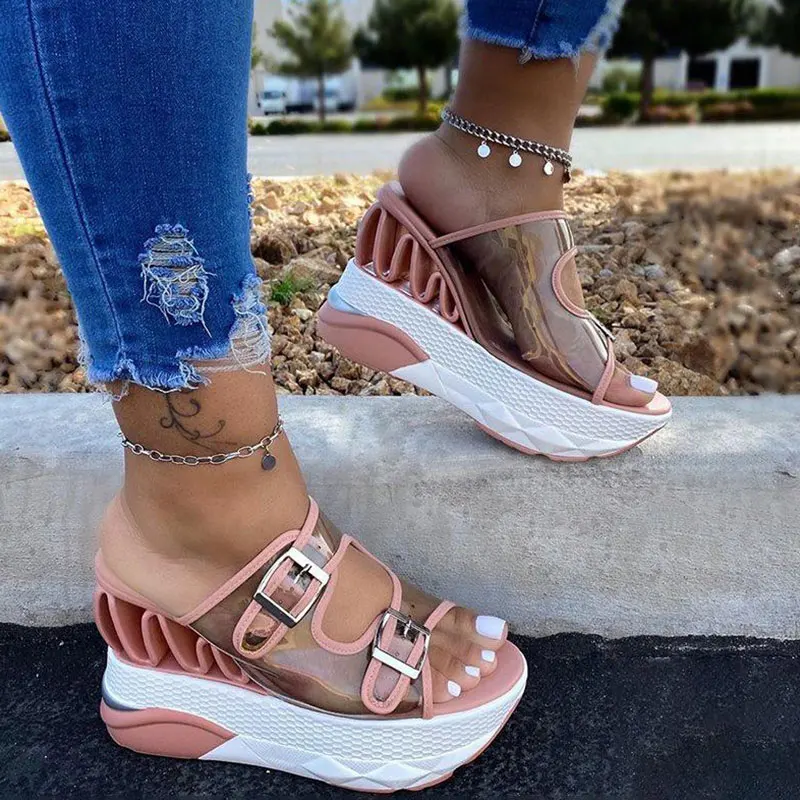 Шлепанцы на высокой танкетке женские прозрачные сандалии пуговицах пляжная