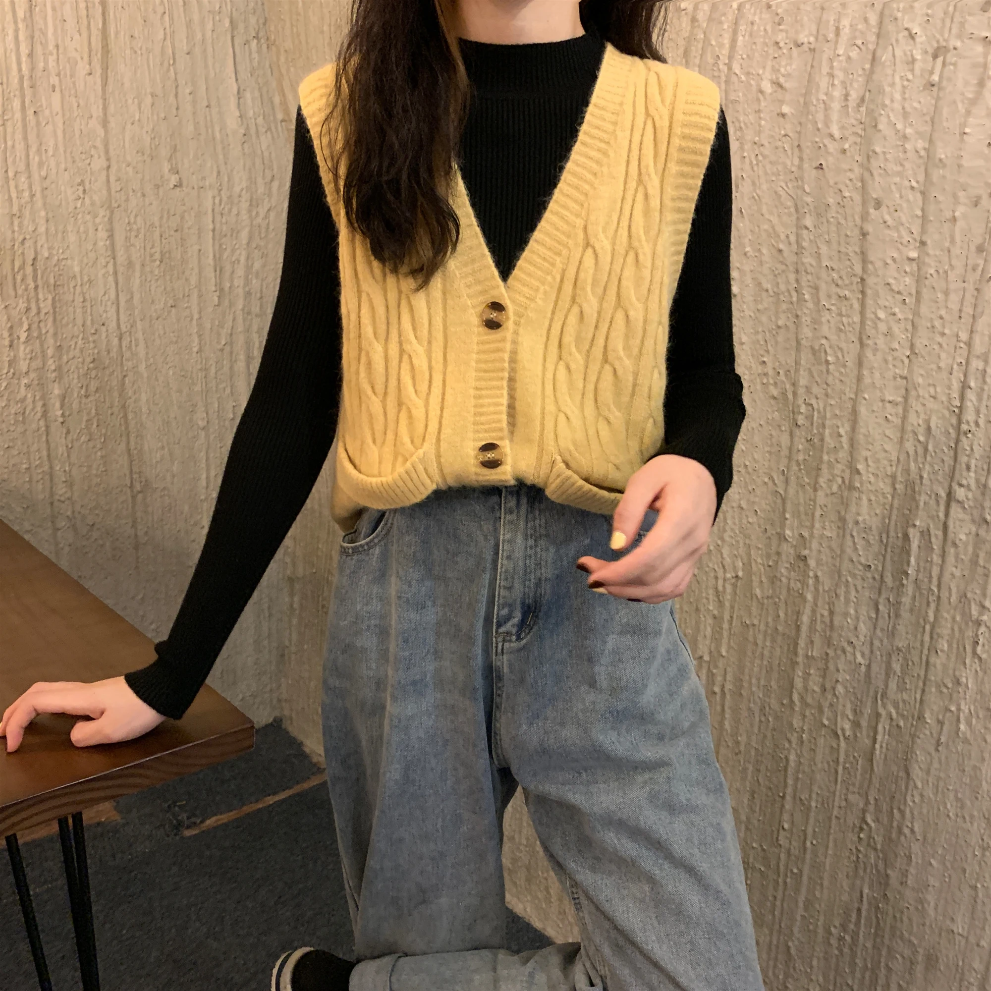 

ICHOIX 2020 Autum New Arrivals Korean Style Four Colors Top Twist V-Neck Knitted Pocket Vest