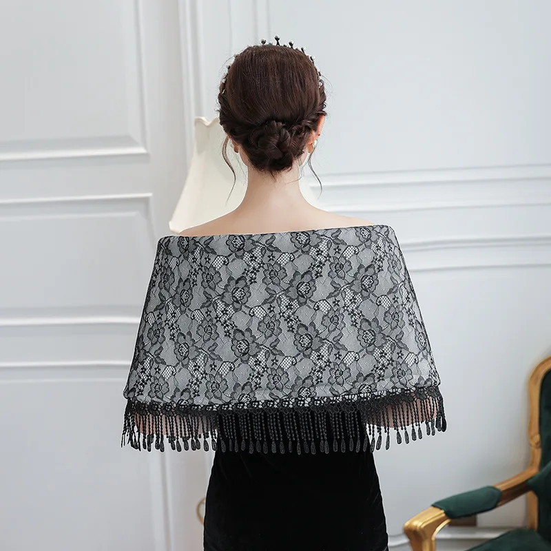 Женская короткая накидка JaneVini Черная кружевная из искусственного меха теплая