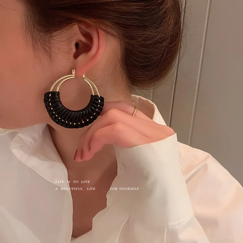 

European And American Personality Wax Thread Weaving Temperament Net Red Cold Wind Minority Advanced Feeling Sweet Cool Earrings
