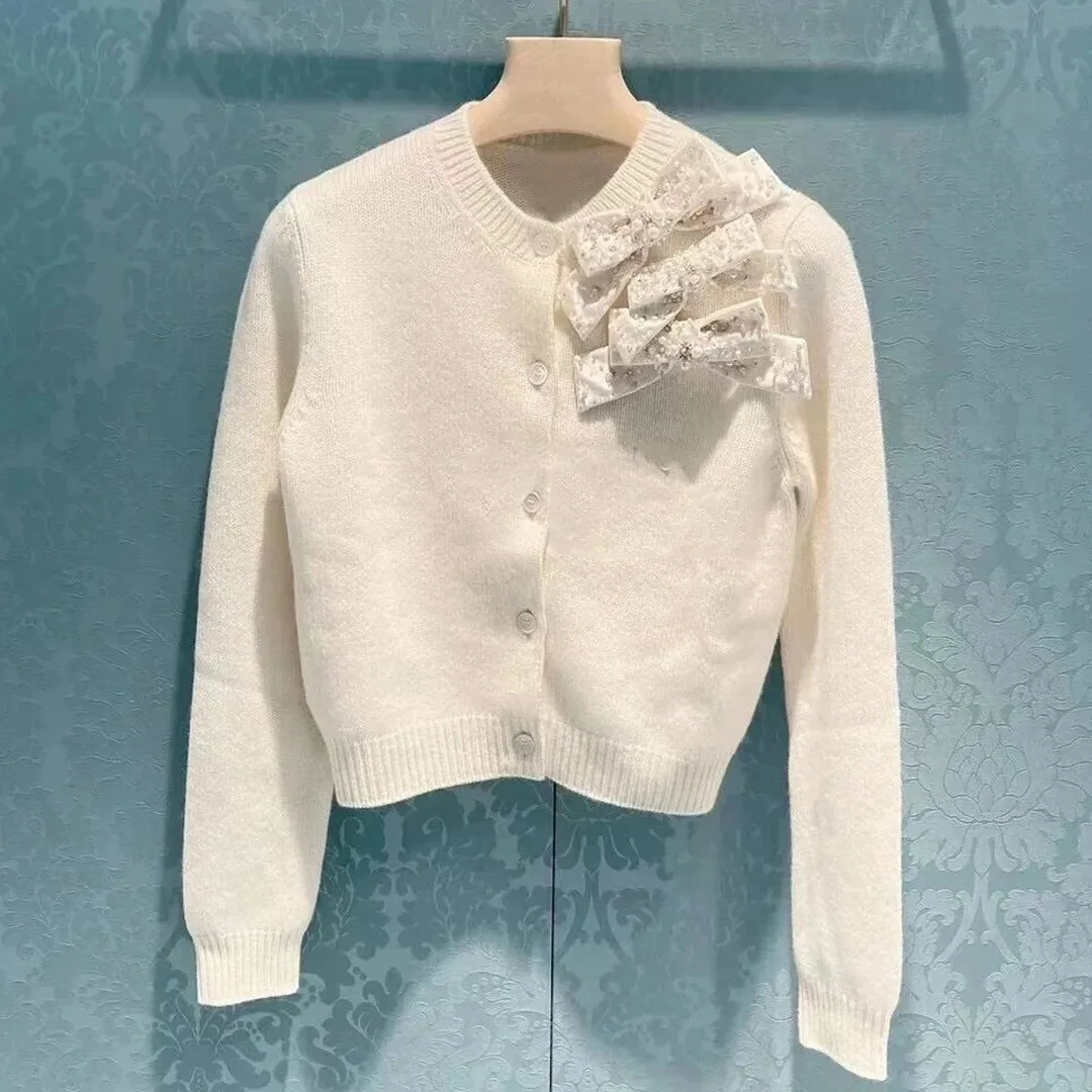 

2021 Autumn Arrivals High Quality Luxury White Knitted Cardigan Women Fashion Plaid Crop Top White Black Cropped Tops