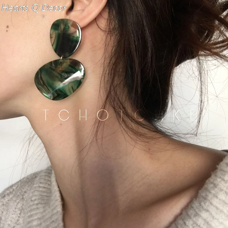 Женские асимметричные серьги гвоздики зеленые вечерние в Корейском стиле для