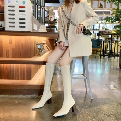 

2021 autumn and winter new thick heel fashionable handsome comfortable plus velvet motorcycle women's boots