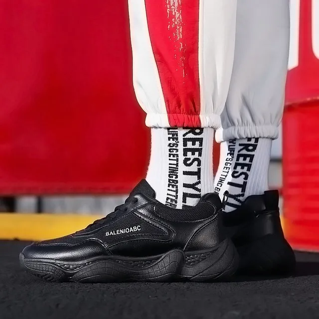 Новинка спортивные стильные мужские туфли для бега модные пожилых пап низкие