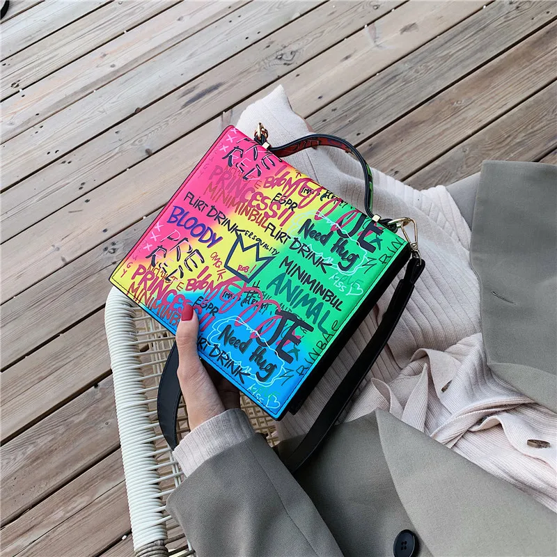 Женская винтажная сумка через плечо маленькая квадратная в стиле граффити