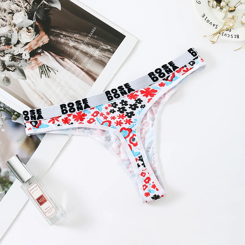 Комплект женских трусиков стрингов с цветочной графикой низкой посадкой размера