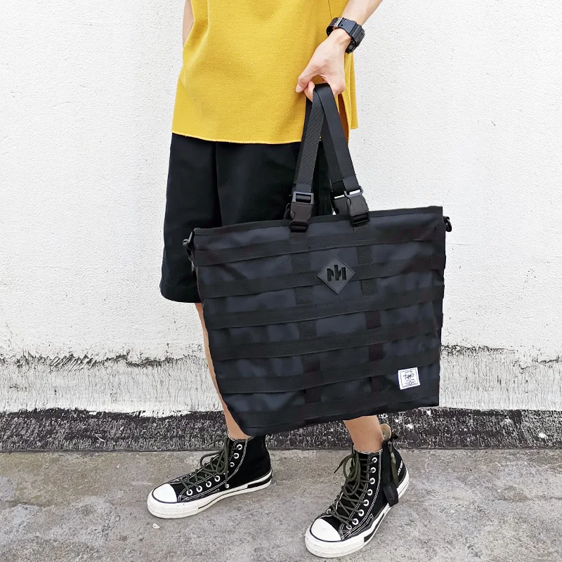 Трендовая сумка на плечо унисекс вместительная мужская сумочка прочная