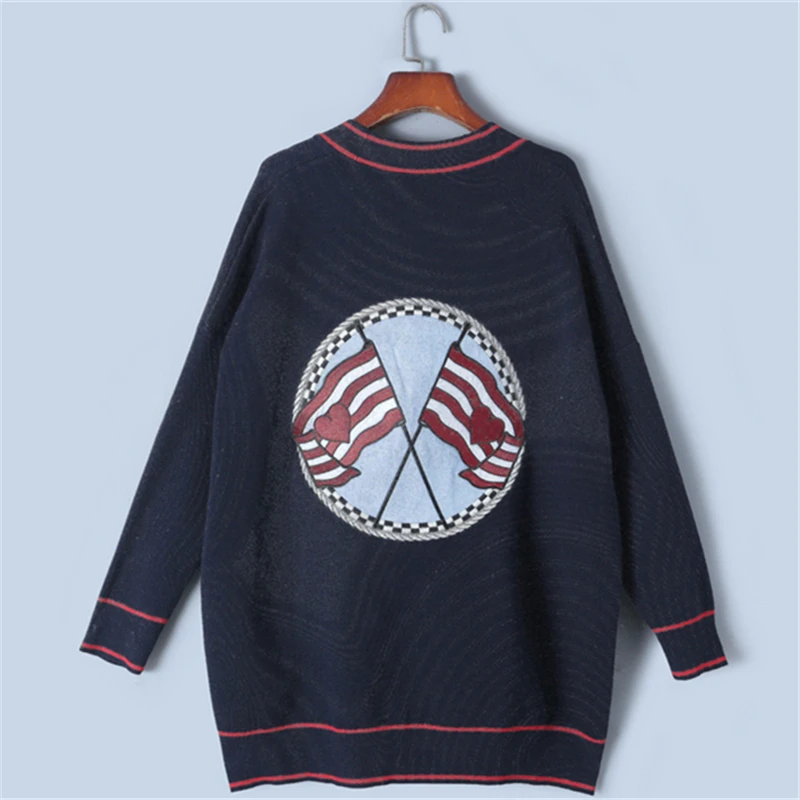 Женский кардиган в полоску свободный винтажный с карманами и вышивкой виде флага