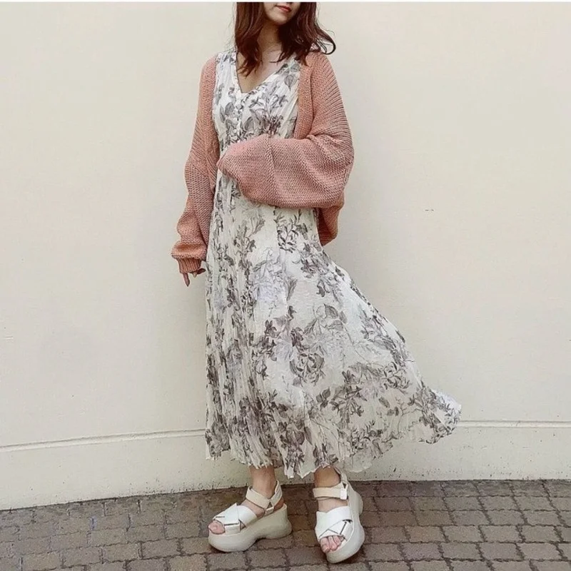 

High Waist Silm One Piece V Neck Chic Button Design Dresses 2021 Sweet Fresh Flower Print Woman Dress Elegant Temperament