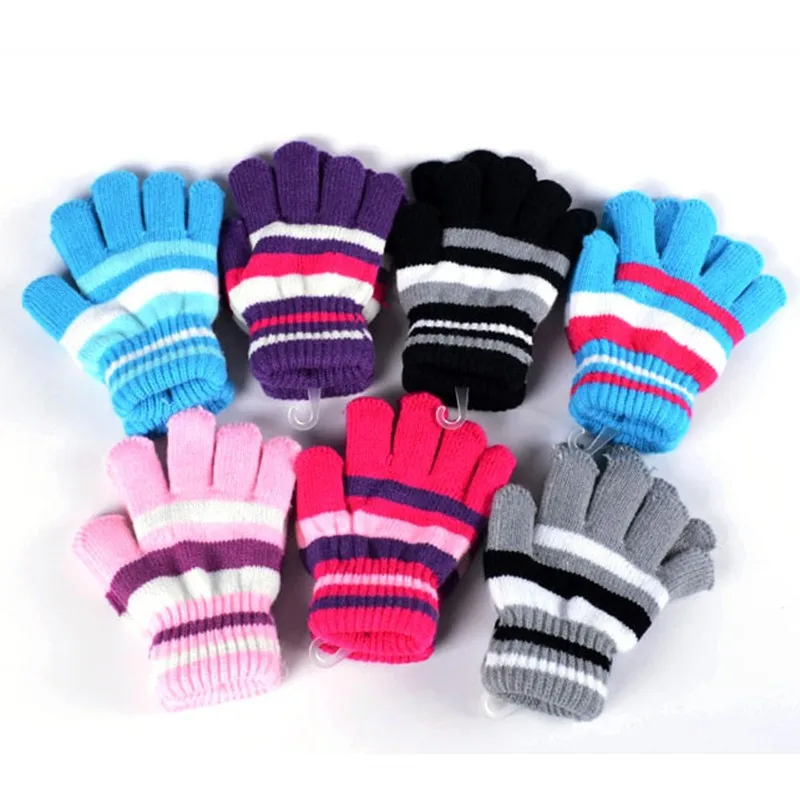 Теплые вязаные детские перчатки со снежинками разноцветные для девочек варежки