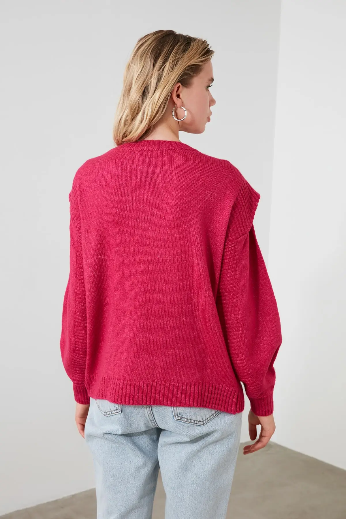 

Trendyol Shoulder Detail Knitwear Sweater TWOAW21KZ0008