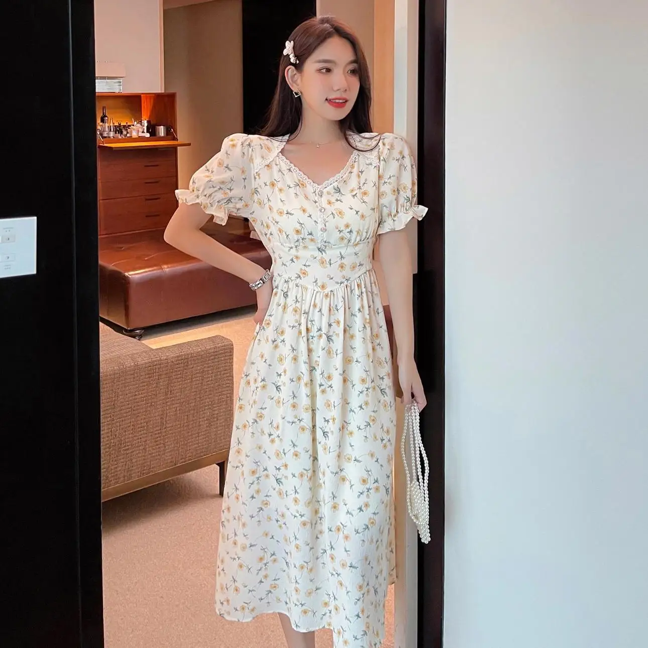 

To film a word skirt summer short-sleeved temperament accept waist reduction of age show tall waist printed chiffon v-neck dress