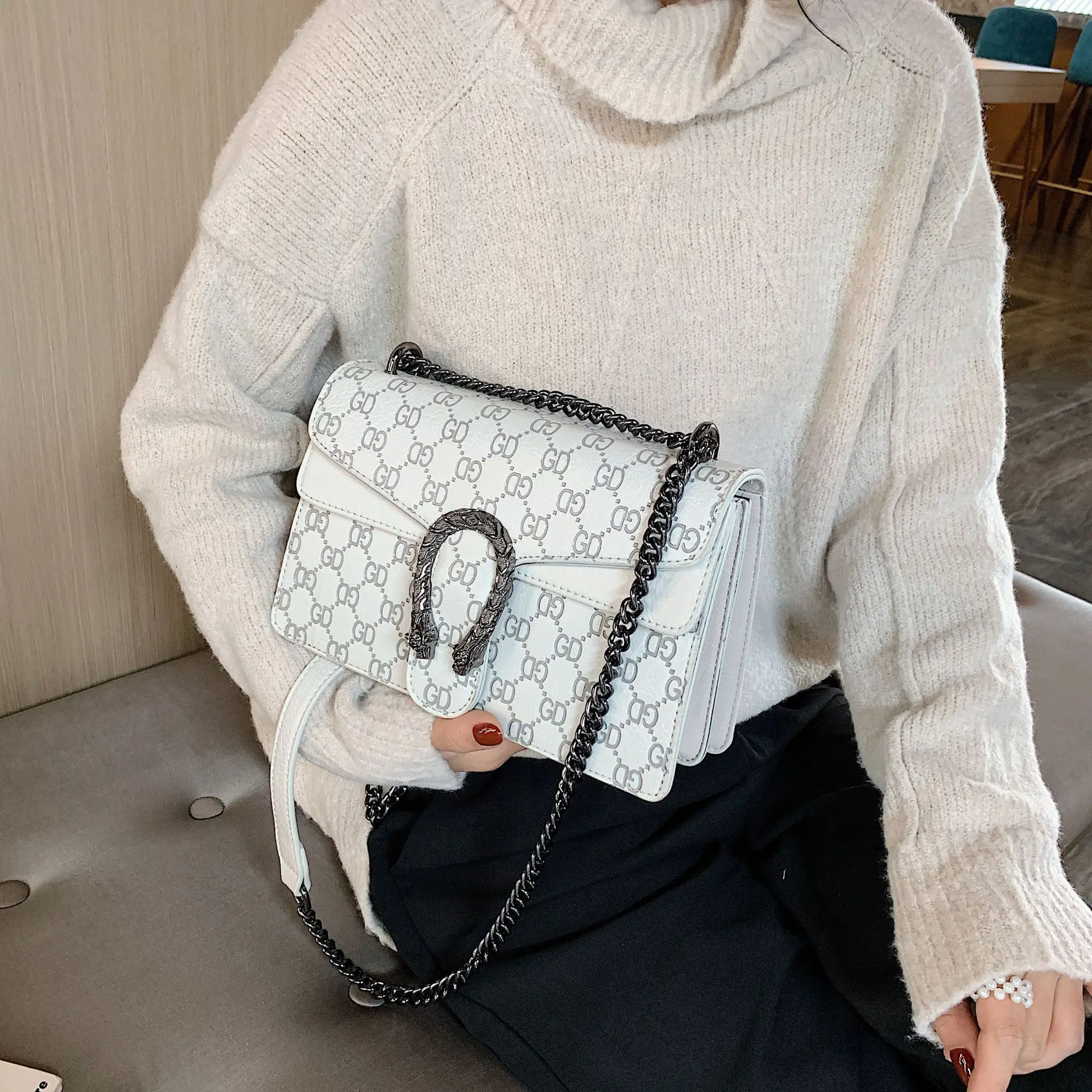 Женская сумка с цепочкой маленькая квадратная Корейская версия тренда женская