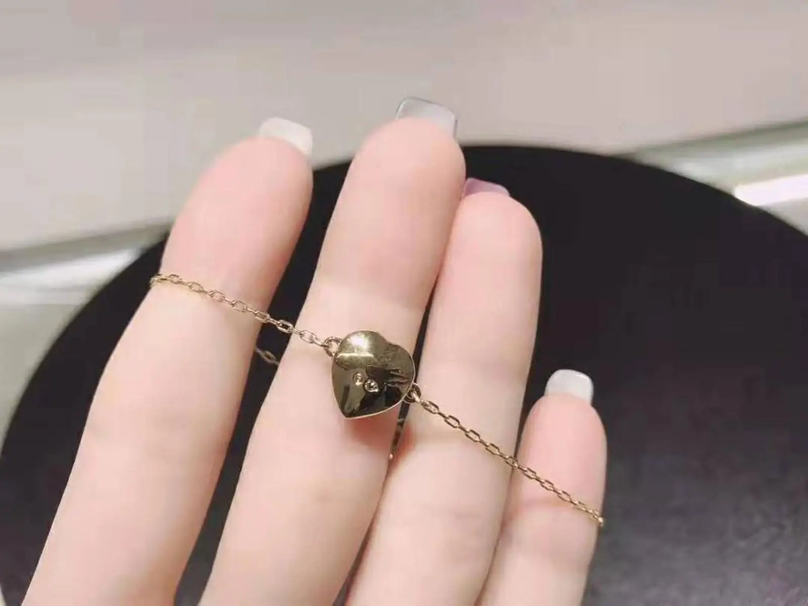 

High Quality SWA, Heart-Shaped Decoration In The Middle Of Inlay Technology Women's Bracelet Charming Fashion Jewelry