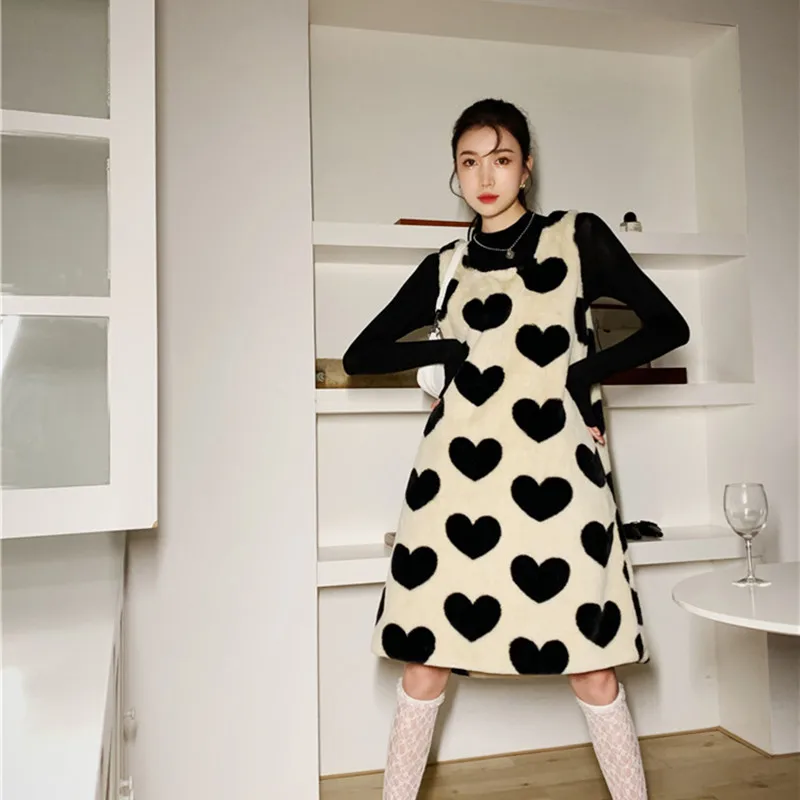 

Женское плюшевое платье в стиле ретро, свободное платье в Корейском стиле с сердечками на бретелях, одежда большого размера для весны и осен...