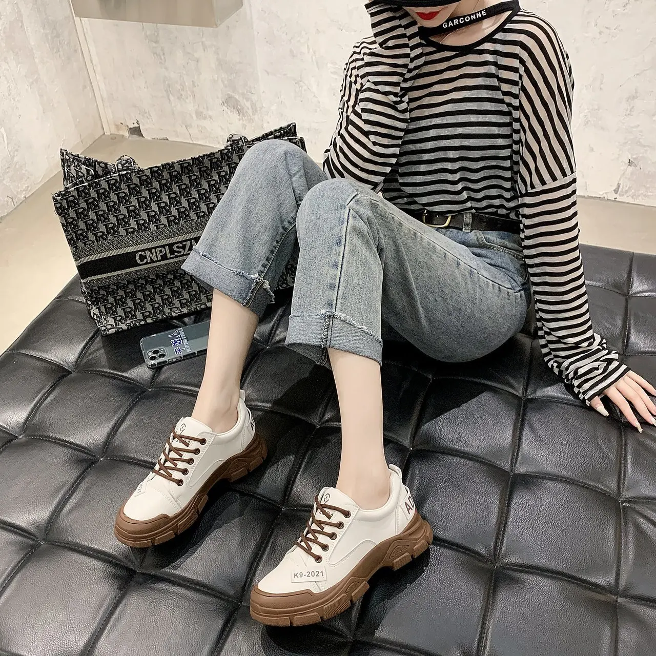 

Women Shoes Soft Leather Flat Heel Women Sneakers Running Shoes Fashion Casual Shoes Women Daily Vacation Footwear Size 34-40