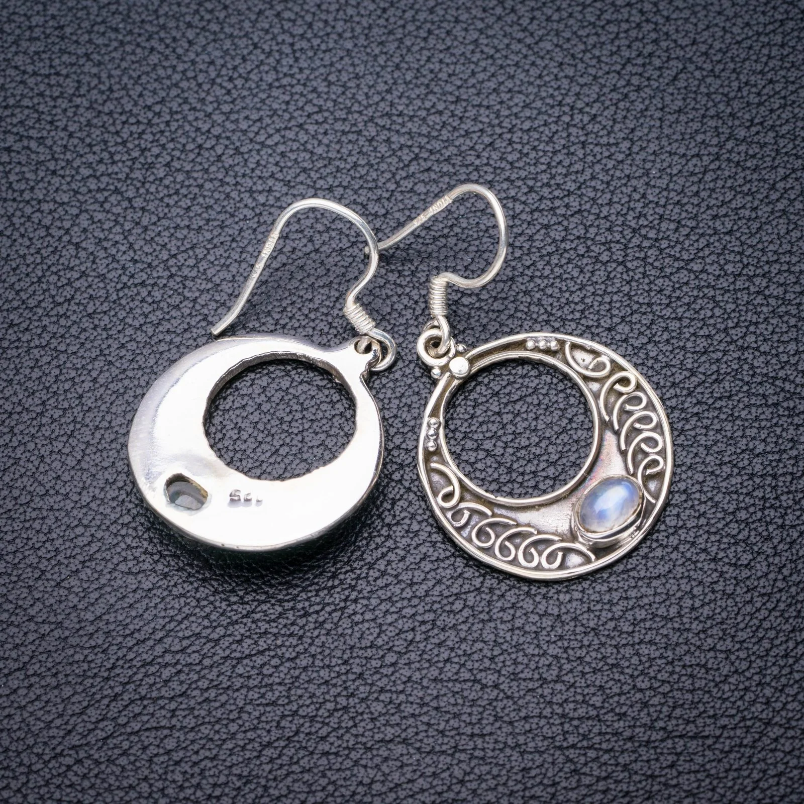 

Женские серьги из серебра 1,5 пробы, с лунным камнем