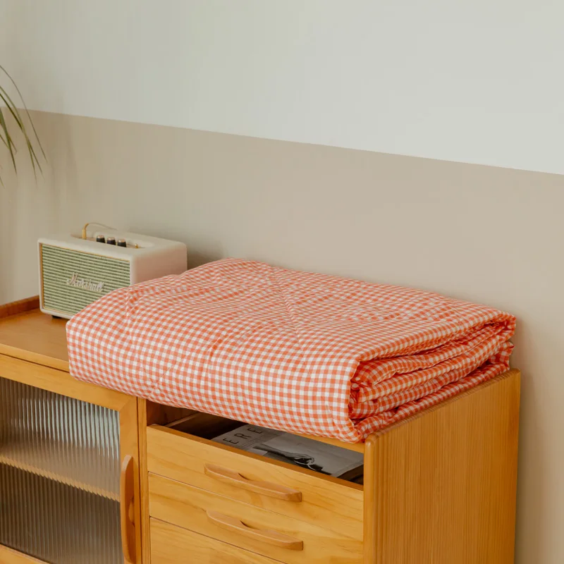 Летнее одеяло в клетку модное покрывало оранжевое тонкое мягкое для кровати