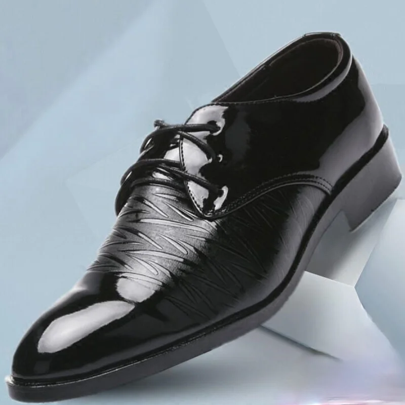 

Мужские туфли из лакированной кожи, с острым носком, на шнуровке