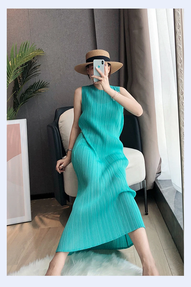 

Ladies Summer Fashion Casual Loose Large Size O-neck Pleated Sleeveless Dress Mid-length Vest Show Temperament Dress