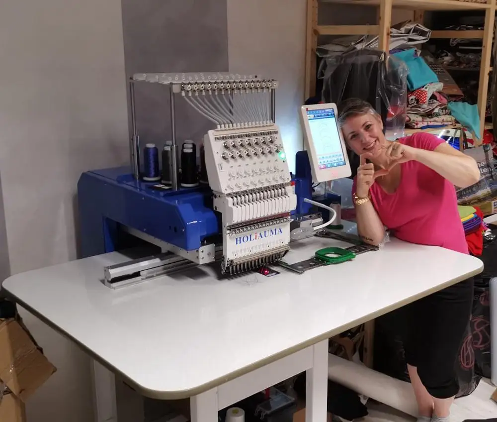 Вышивальная машина Holiauma с бесплатной доставкой, 15 цветами, для кепок/футболок/плоских поверхностей, по выгодной цене с компьютеризированным управлением и сертификатом CE.