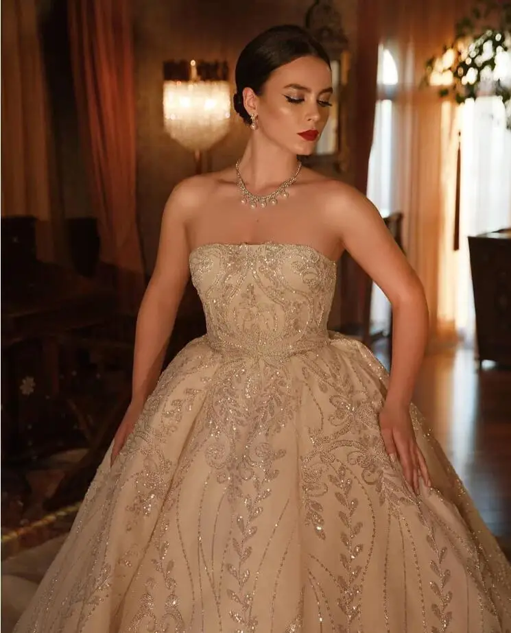 

Luxury Lace With Beadings Ball Gown Wedding Dresses 2020 Elegant Appliques Beaded Chapel Train Vintage Bridal Gowns HA189