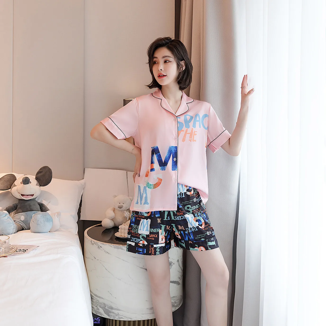 

2020 Summer Fashion Viscose Fiber Pajamas Women's Short-Sleeved Shorts Suit Korean-Style Printed Silk Lapel Casual Leisure Tops