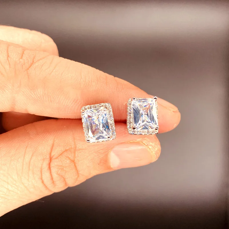 Серьги-гвоздики из серебра 925 пробы с фианитом | Украшения и аксессуары