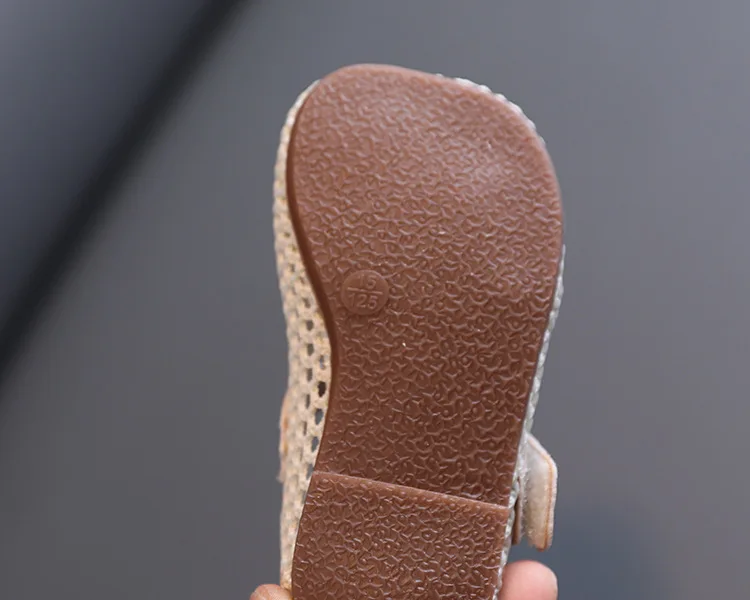 

Summer Mesh Hollow Girls Princess Shoes Solid Color Breathable Children's Net Shoes Korean Fashion Girls Baby Shoes Beige Khaki
