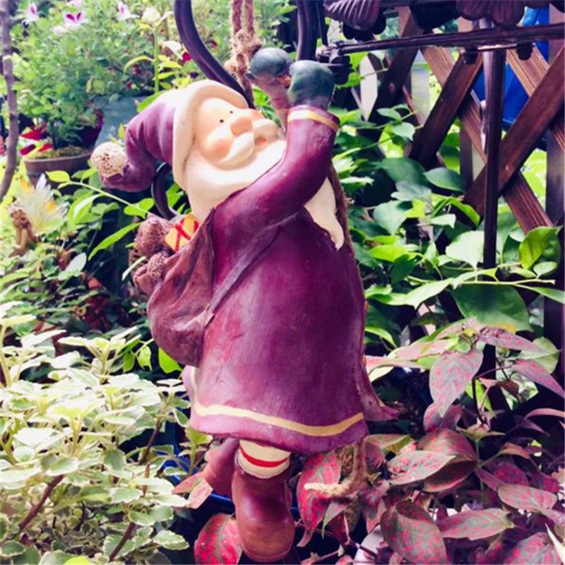 

Dwarfs Art Sculpture Pendant Swing Santa Claus Figurine Statue Resin Craft Americana Creative Courtyard Garden Decoration R5137
