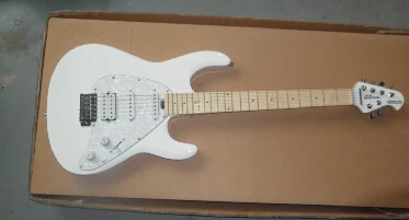 Белый Высокое качество, 6 струн SSH Ernie ball Music Manl signature, специальные белые цвета, электрогитара с тремоло - Цвет: Белый