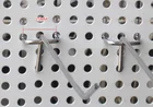 Металлические хромированные крючки, 15 шт.лот, длина 100 мм, крючки для полки магазина, шаг отверстий 25 мм, крючки для демонстрации для магазина, супермаркета